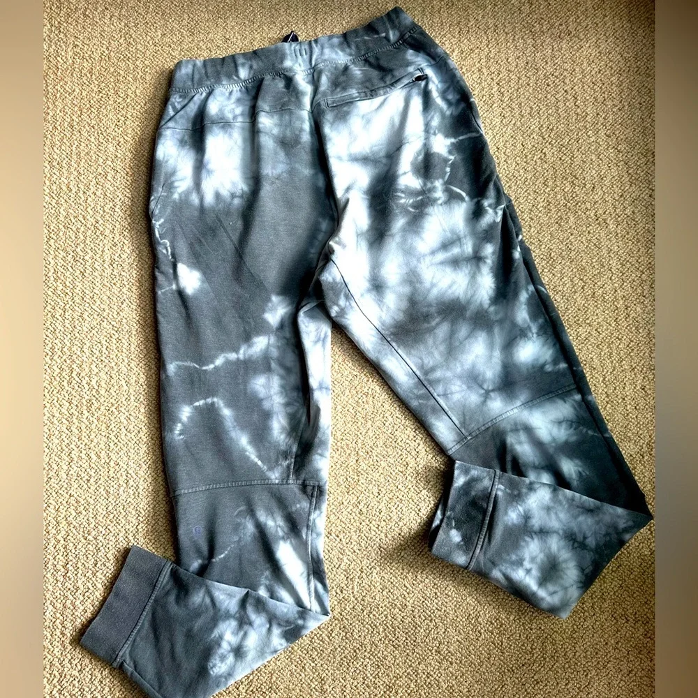 Lululemon Athletica City Sweat Joggers, Medium - Picture 2 of 4